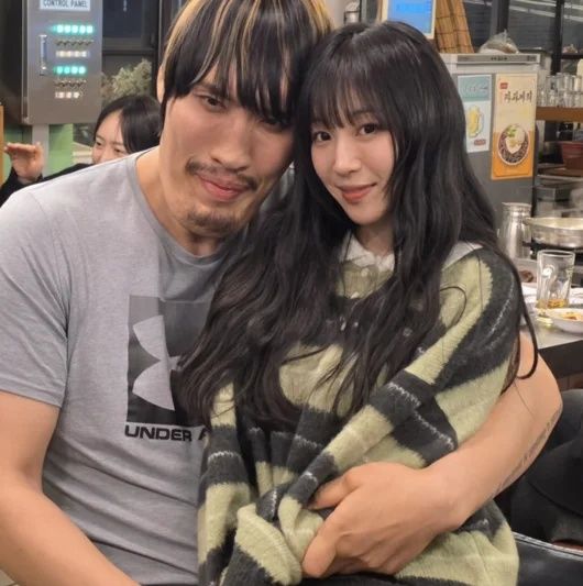 "연인 같네"…최홍만, <b>쯔양</b> 꼭 안은 투샷 화제