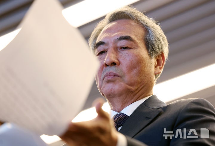 <b>특검</b>, '명태균 게이트' 尹 유죄에 "김건희 상고심 <b>선고</b> 미뤄달라"