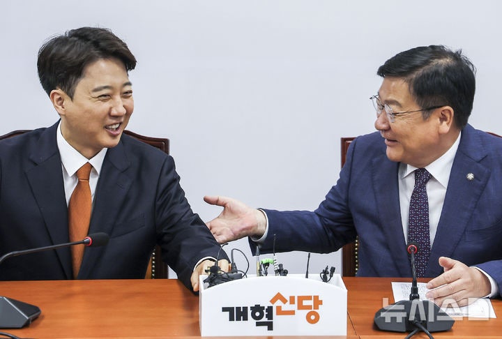 <b>정점식</b>·<b>이준석</b>, 21일 오찬 <b>회동</b>…대여투쟁 공조 논의할 듯