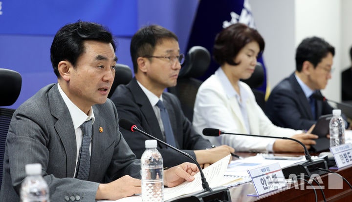 당정 "육·해·공 <b>통합</b> <b>국군사관학교</b> 대전 자운대 설립"(종합)