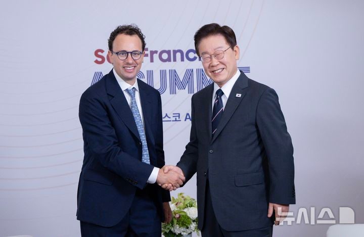 이 대통령 "AI 투자 관심·기여 기대"…앤트로픽 <b>CEO</b> "韓 메모리 업체와...