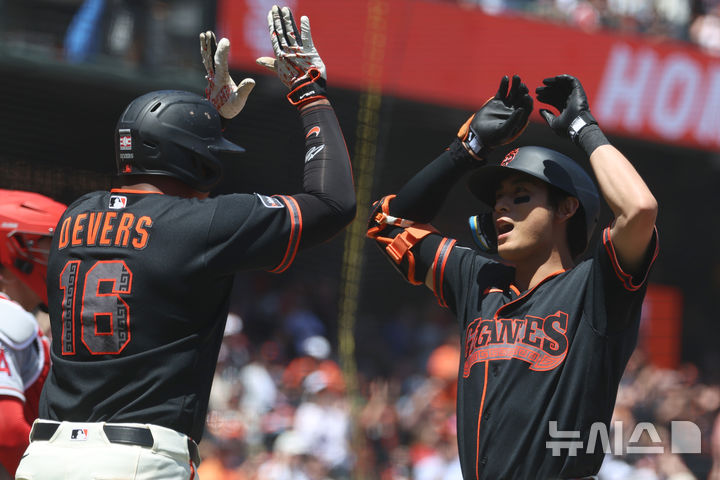 <b>이정후</b>, 32일 만에 시즌 6호 3점포 폭발…MLB 통산 <b>100타점</b> 달성