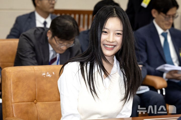 문화평론가, '하니 비자 정보 유출' 의혹으로 <b>어도어</b> 고발