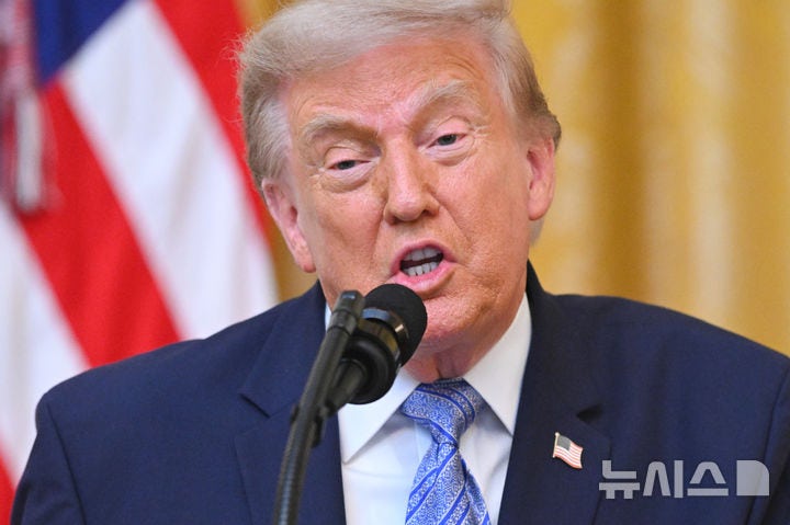 <b>트럼프</b> "이란과 협상 중…결렬 시 강력한 <b>군사</b>작전 재개"