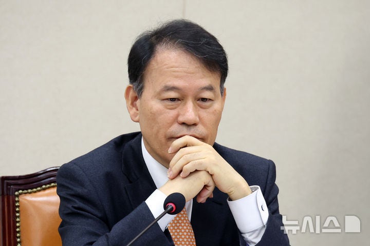 <b>윤한홍</b>, 오늘 종합특검 첫 <b>피의자</b> 조사 <b>출석</b>…관저 특혜 의혹