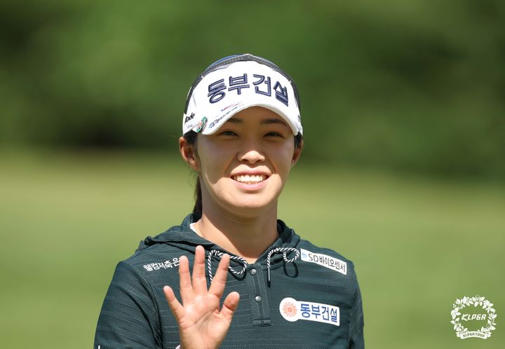 '6언더파' 김수지, KLPGA <b>오로라월드</b> 챔피언십 3라운드 단독 선두