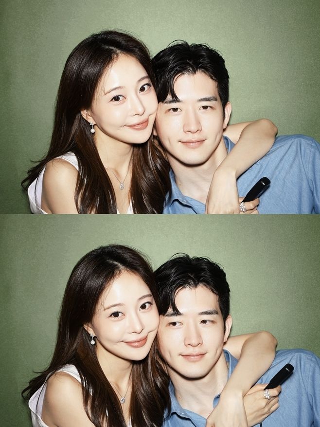아옳이, 커플 사진 공개…열애 상대는 <b>한의사</b> <b>김형배</b>