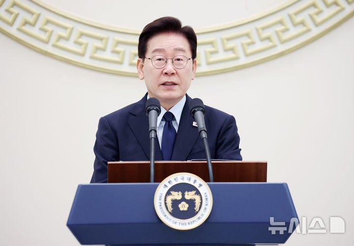 <b>이 대통령</b> "국가폭력 피해자에 깊은 위로·<b>사과</b>…국가 책임 유효기간 없...