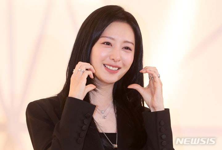 "촬영 중 아픈 아이 얘기 접해"…<b>김지원</b>, 1억 기부