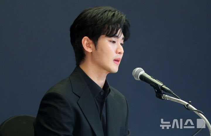 '김수현 명예훼손' 코미디언 출신 유튜버 <b>권영찬 검찰 송치</b>