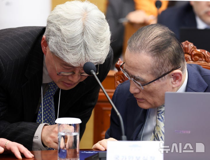 <b>김상호</b> 청와대 <b>춘추관장</b> 사의…무단 증축 의혹에 "직접 증축한 사실 없...
