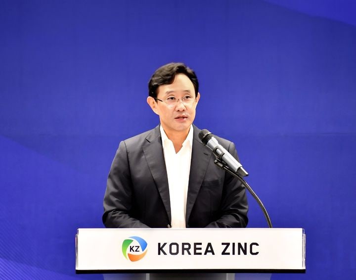 러트닉 美상무, 트럼프 앞에서 <b>고려아연</b> 소개…韓美 광물 동맹 상징으로...