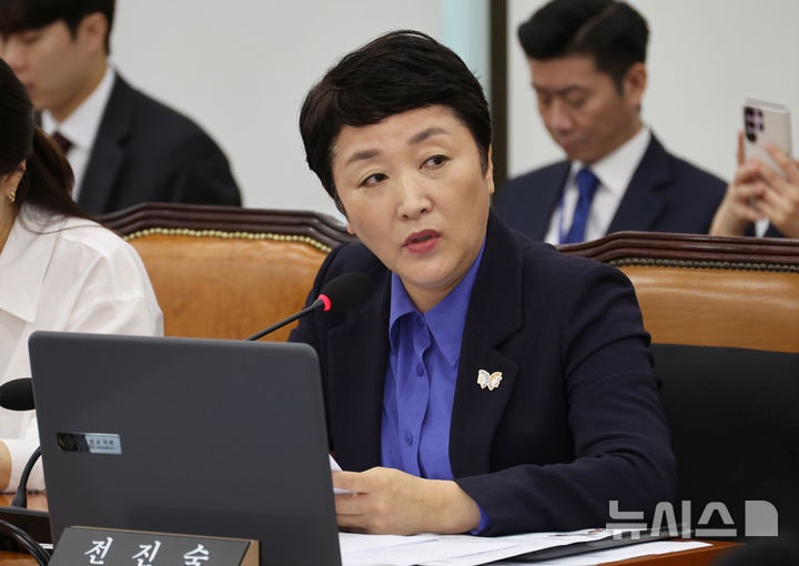 전진숙, <b>당대표 경선</b> '불법 전화방' 의혹에 "鄭 최측근 직접 개입…정치...