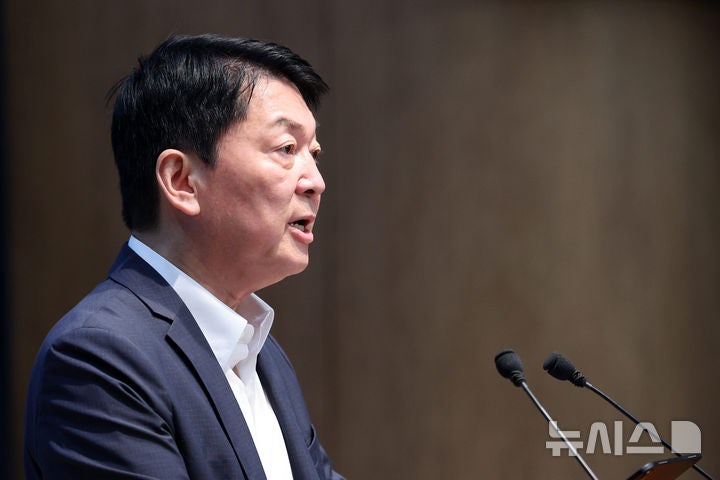 안철수 "쑥대밭 만든 '복당 운동권' 총선 배제"…당권파들 "바퀴벌레 퇴...