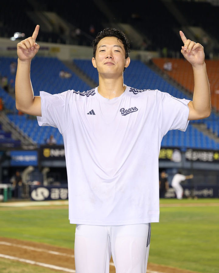 '위닝 시리즈' 두산 김원형 감독 "<b>최민석</b>, 위기에서 실점 최소화…<b>10승</b> ...