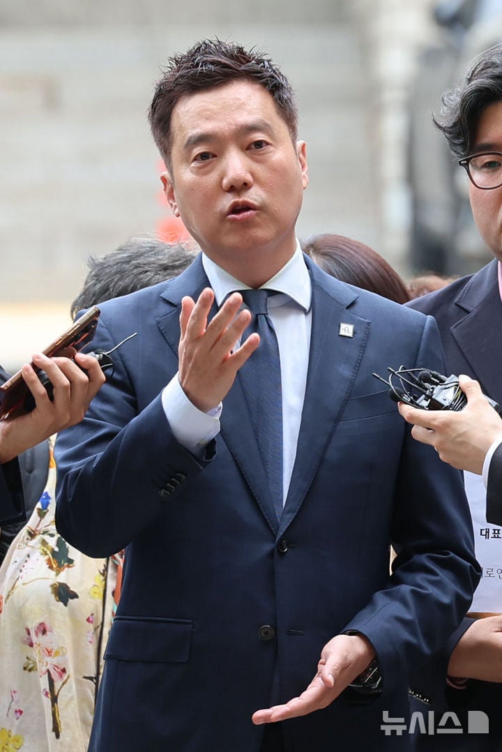 <b>김세의</b>, '김수현 <b>명예훼손</b>' 사건 국민참여재판 신청…공판 연기