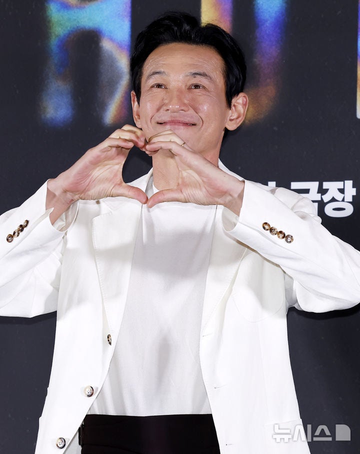 '사생활 폭로' A씨-<b>황정민</b>, 오늘 <b>손배소</b> 조정기일…2억원 청구