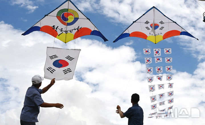 [수원=뉴시스] 김종택 기자 = 일제강점기 선대가 독립운동을 위해 북만주로 떠났고 해당 토지를 자신들이 물려받았다며 후손들이 국가를 상대로 소유권 소송을 냈지만 1심에서 패소했다.사진은 제81주년 광복절을 이틀 앞