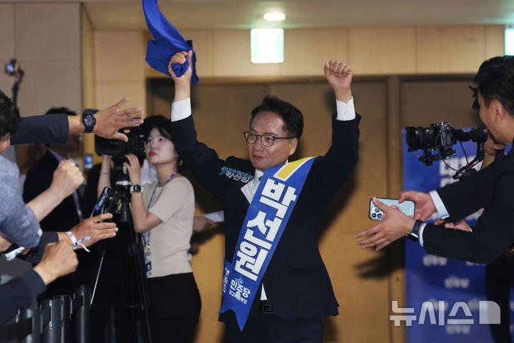 <b>전당대회</b> 참석하는 <b>박선원</b> 후보