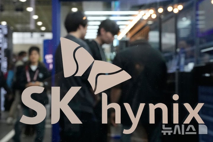 매출 257% 뛴 SK<b>하이닉스</b>, 왜 美 '지금 사야 할 10대 주식'서 빠졌나