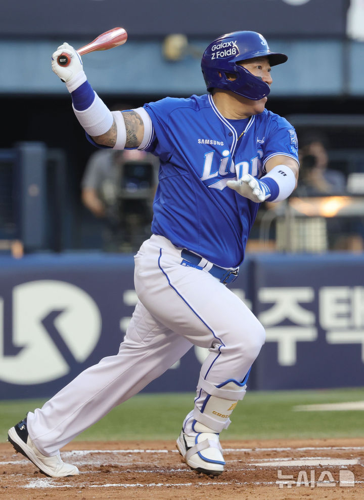 '최형우 2안타 3타점' <b>삼성</b>, NC에 <b>8-6 역전승</b>…선두 KT 1경기차 추격