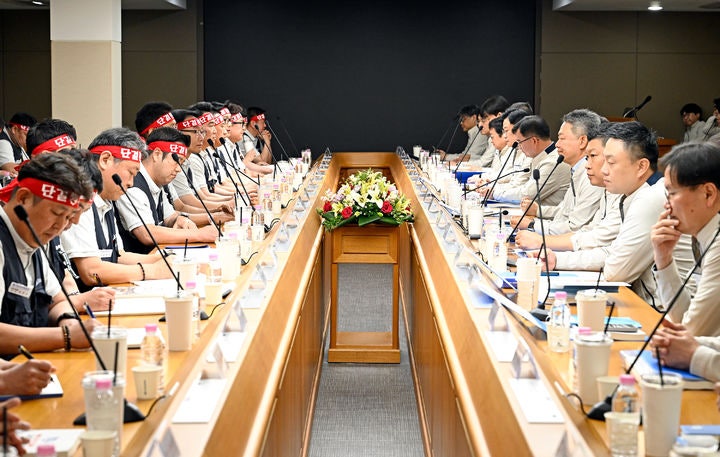 <b>현대</b>차 노사, 전면<b>파업</b> 사흘 만에 임금협상 재개