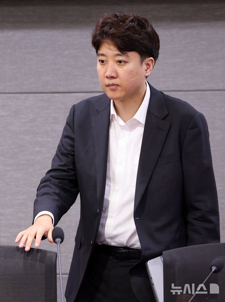 <b>이준석</b>, 오늘 개혁신당 <b>대표직 사퇴</b>…지방선거·정이한 사태 등 책임