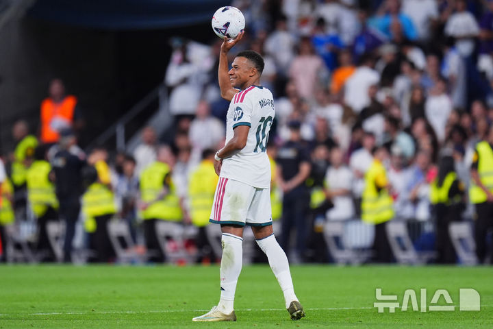 '<b>음바페 해트트릭</b>' 레알, 모리뉴 감독 홈 복귀전서 4-1 승리