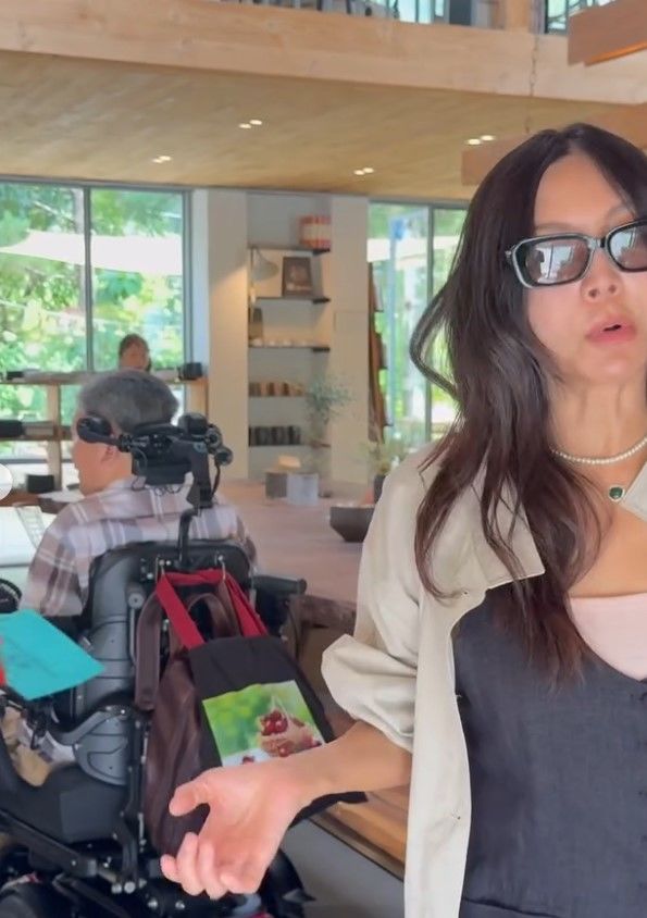 <b>박위</b> 논란 속 황신혜 의미심장 글…"장애인 가족으로서 마음 편치 않아...