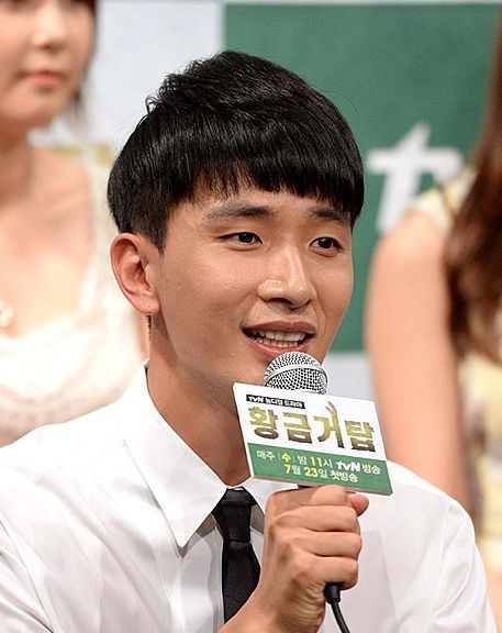 '<b>푸른거탑</b>' 배우 이용주 심장마비로 사망…향년 44세