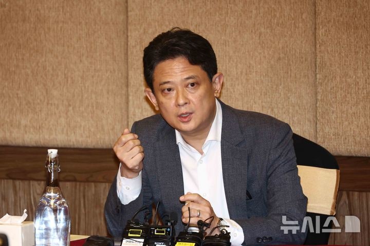 <b>네팔</b> 신속대응팀 "실종 9명, <b>네팔</b>軍 등 헬기 2대로 수색…내일 집중"