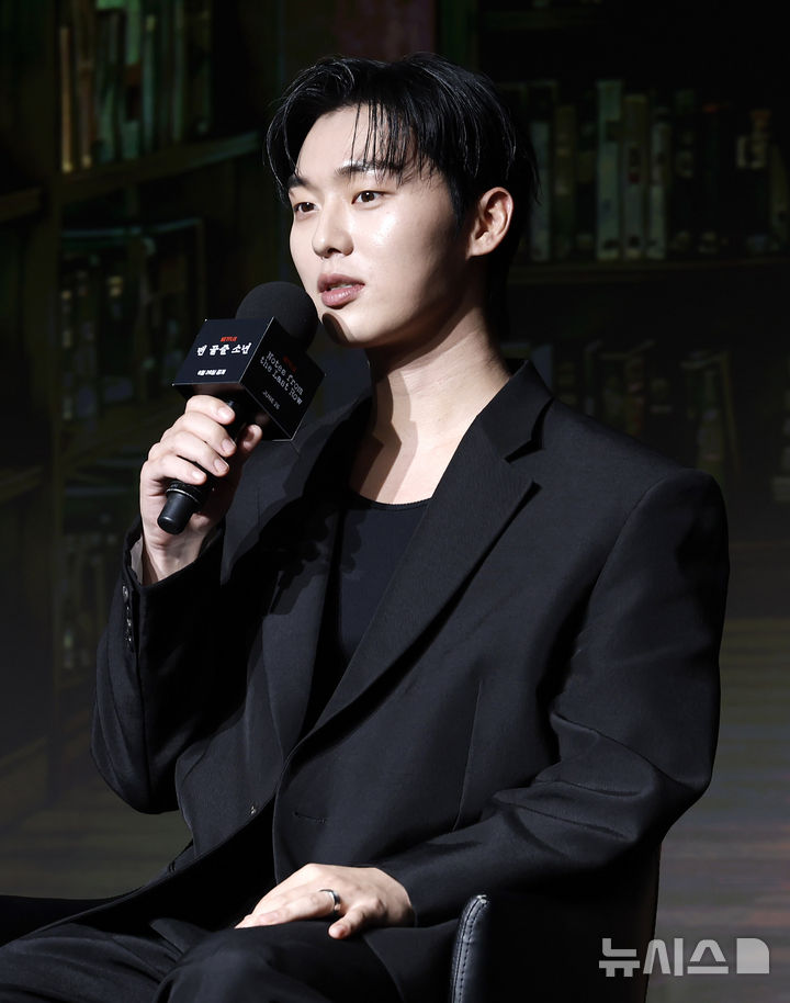 <b>최현욱</b>, 이번엔 <b>만취 라이브</b>로 구설…"말릴 사람 없다"