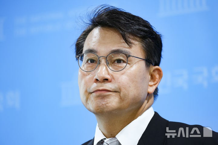 <b>윤상현</b> "국힘, 부정선거 음모론 키워선 안 돼…공개 <b>대토론회</b> 열자"
