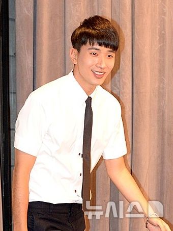 '푸른거탑' <b>이용주</b>, <b>심장마비</b>로 <b>사망</b>…향년 44세(종합)