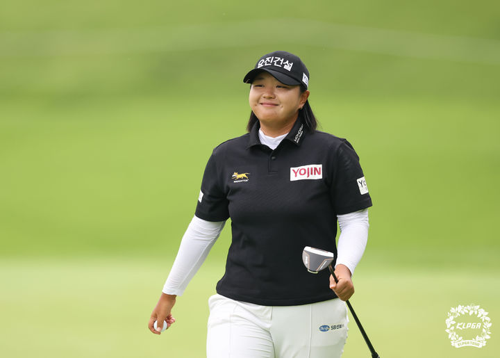 <b>신다인</b>, KLPGA 투어 KG 레이디스 오픈 대회 첫 <b>2연패</b>