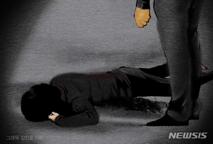'<b>가정폭력</b> 신고' <b>아내 살해</b>한 30대 남편 검거…딸은 손가락 다쳐(종합)