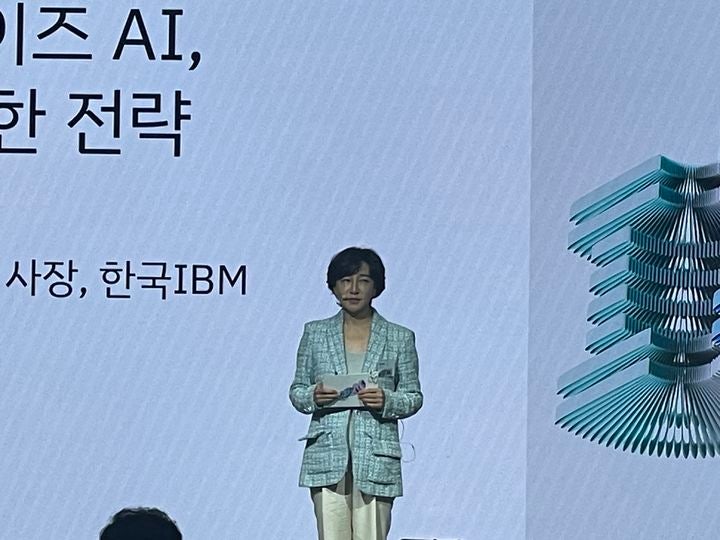 [서울=뉴시스] 이주영 기자 = 이수정 한국IBM 대표가 1일 서울 강남구 웨스틴 서울 파르나스에서 열린 'IBM AI 서밋 코리아 2026'에서 기조연설 중인 모습. 2026.09.01. zoo@newsis.com