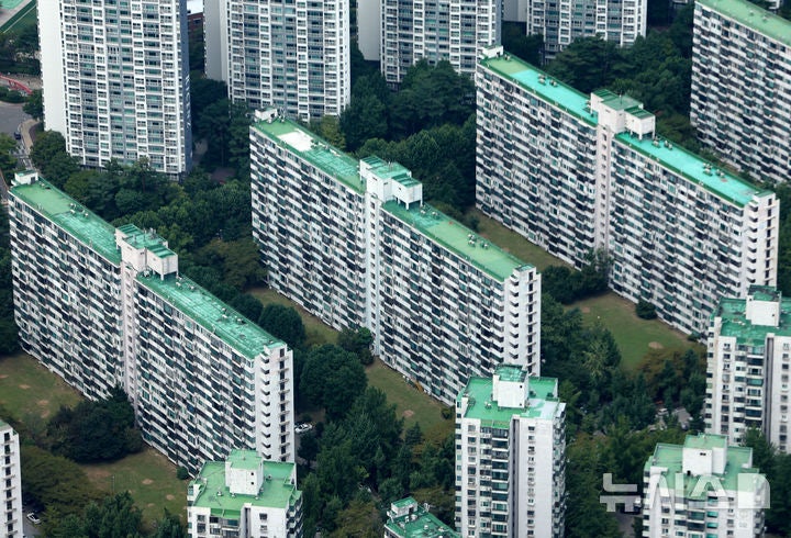 '63억→53.9억'…<b>강남</b> 아파트 급매 속출, '불패 신화' 흔들
