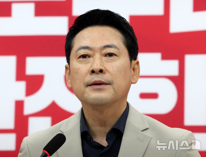 장동혁 "李정권 <b>ETF게이트</b> 국조·<b>특검</b> 추진…김용범 출국해선 안 돼"