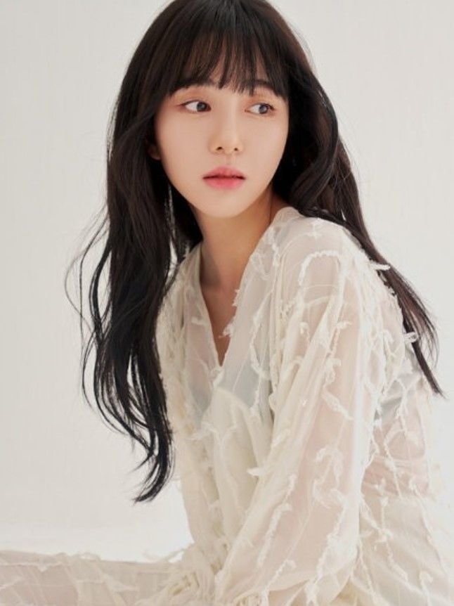 <b>권민아</b>, <b>친언니</b>에 금전피해 주장 "억대 <b>횡령</b>…연락두절"