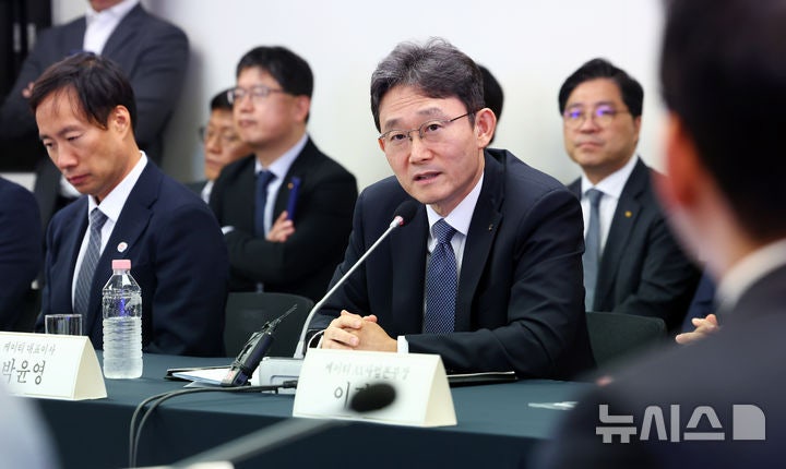 "집 찾아주고 연금 신청까지 척척"…KT, 대국민 <b>AI</b> '이음' 띄운다