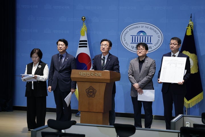 조국혁신당 "檢정원 지키려 <b>공소청</b> 직제안·검사정원법 꼼수…실망 넘어...