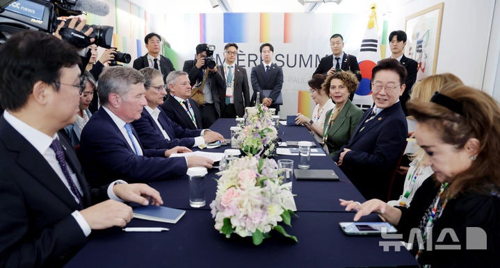 미국영화협회 회원사 <b>접견</b>하는 <b>이재명 대통령</b>