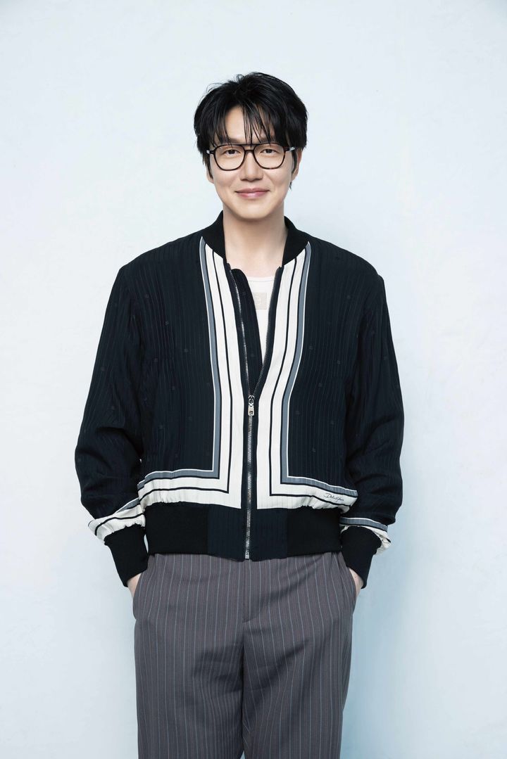 <b>성시경</b>, 日서 스타덤 굳힌다…콘서트 매진·커버앨범 발매·韓 미식가이...