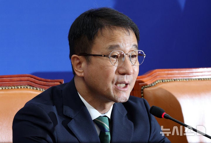 한병도 "<b>이진숙</b>, 국회 또 극우 준동 장으로 변질…李<b>대통령 영정사진</b> 방...