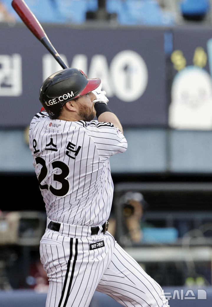 '오스틴 연타석포' <b>LG</b>, 삼성에 <b>4</b>-3 역전승…<b>4연패 탈출</b>