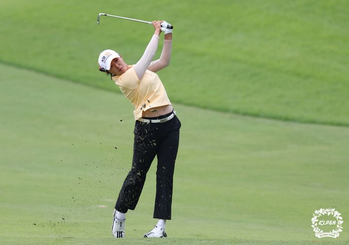 박예지, KLPGA <b>KB금융</b> <b>챔피언십</b> 3R 단독 선두…서교림은 공동 6위