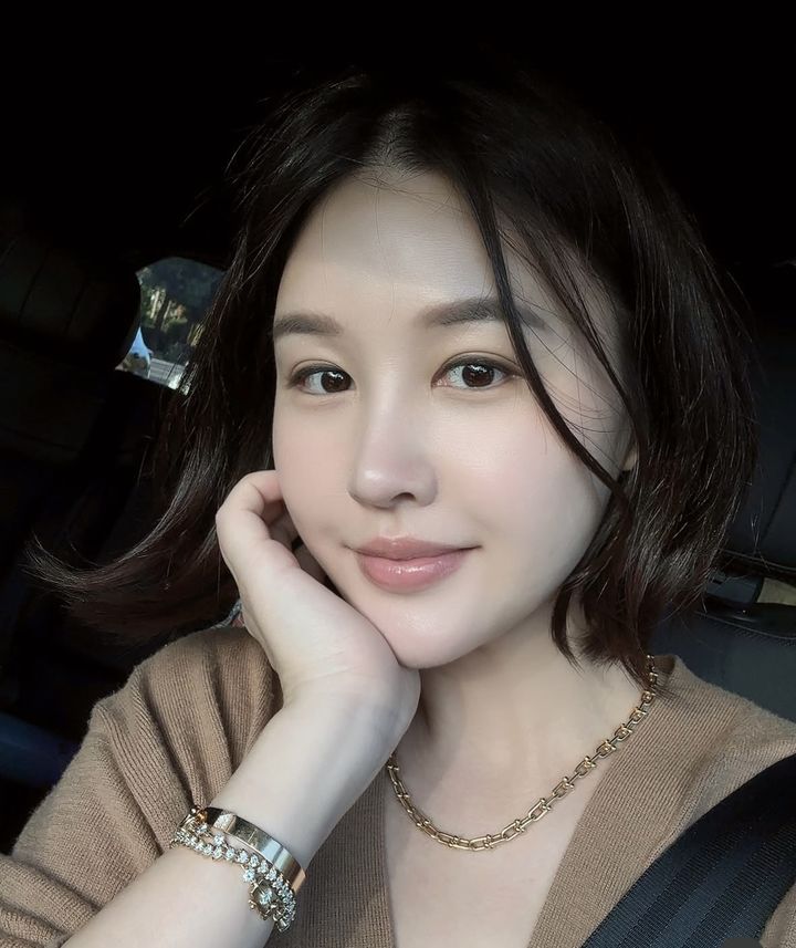 <b>박은지</b>, 美서 급거 <b>귀국</b> "아빠가 <b>위중</b>한 상태…"