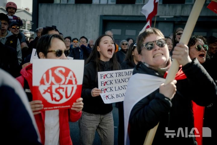 <b>트럼프</b>, 덴마크와 "그린란드 미군 <b>주둔</b> 확대 합의"