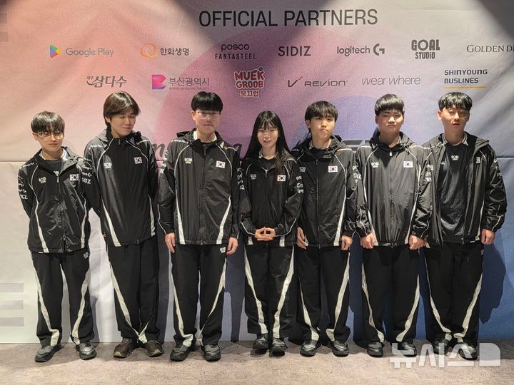 [부산=뉴시스]오동현 기자= '제5인격' 국가대표 박소연(23·여)이 18일 부산이스포츠경기장에서 메달 수확을 향한 각오와 함께, 닮고 싶은 선수로 철권8의 '무릎' 배재민과 리그 오브 레전드(LoL)의 '페이커' 